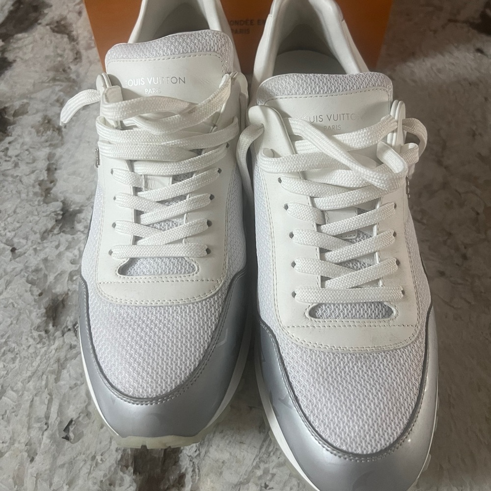 Just one time Used,BRAND NEW !!! 9.5 number louis vitton !!